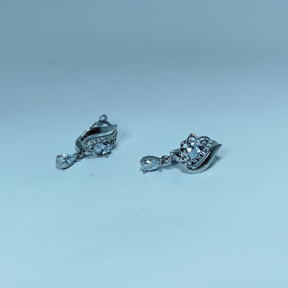 Elegant Swan Drop Silver Earrings – Sparkling Crystal Design