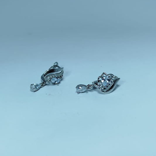 Elegant Swan Drop Silver Earrings – Sparkling Crystal Design