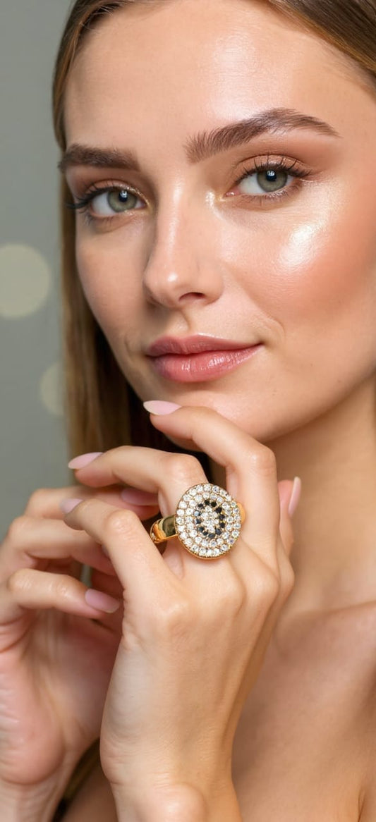 una Oval Pavé Ring — Gold Sparkle