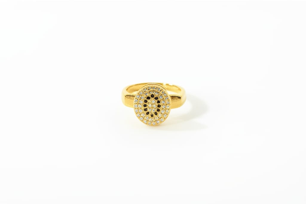 una Oval Pavé Ring — Gold Sparkle