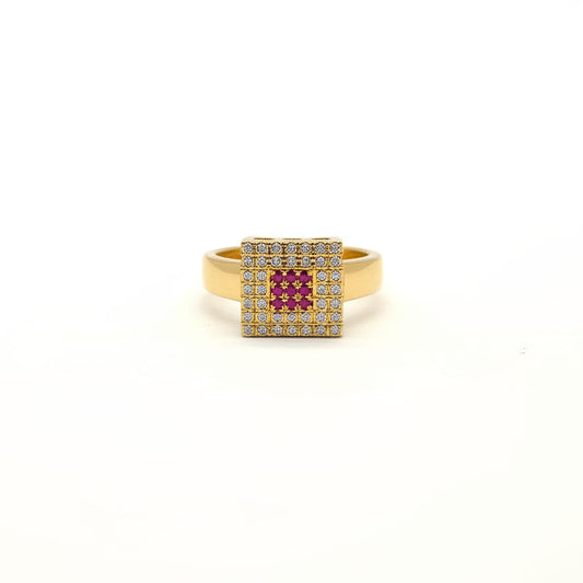 Elegant Square Pavé Ring – Gold Tone